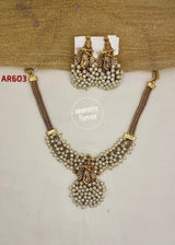 Kemp Necklace (white) 1